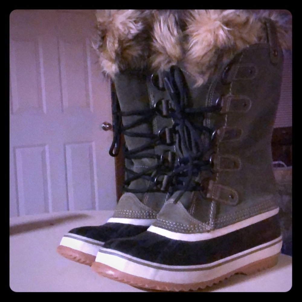 Sorel Joan of Arctic boots basically new